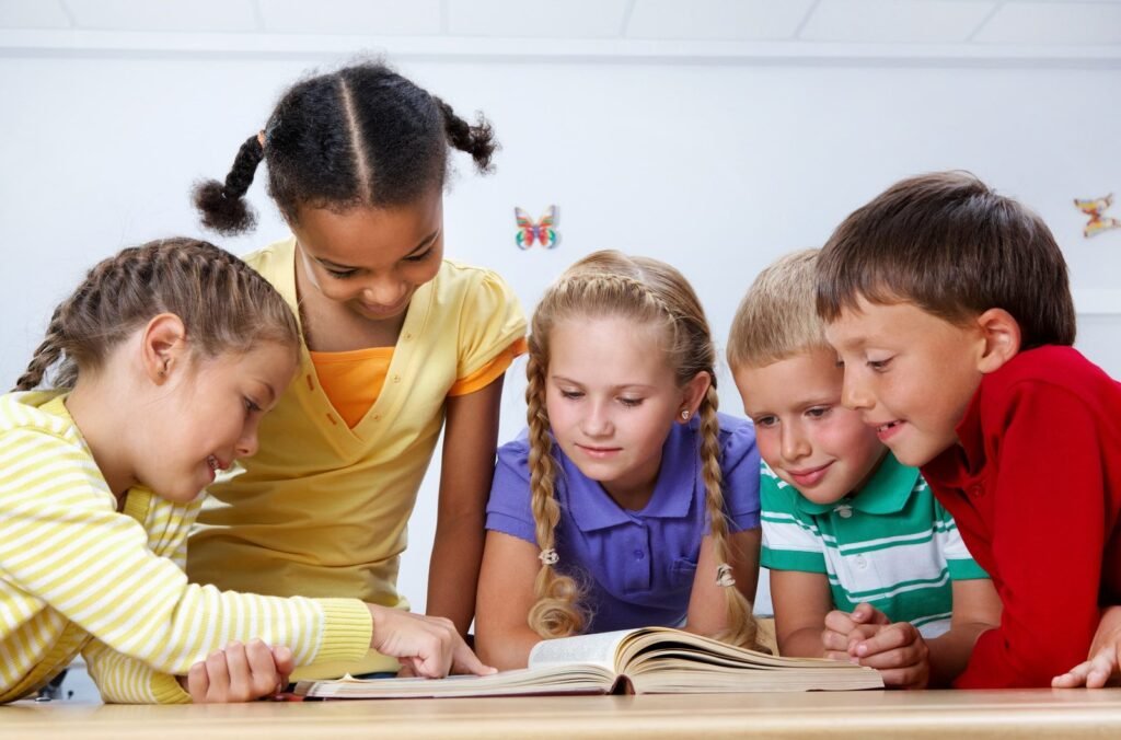 Como projetos maker transformam a sala de aula tradicional inovação e engajamento na prática