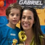 foto de Nelise Marvulo e seu filho