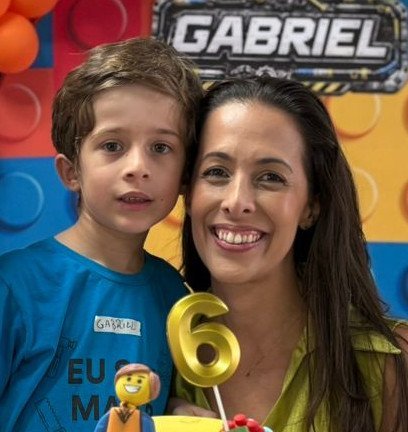 foto de Nelise Marvulo e seu filho